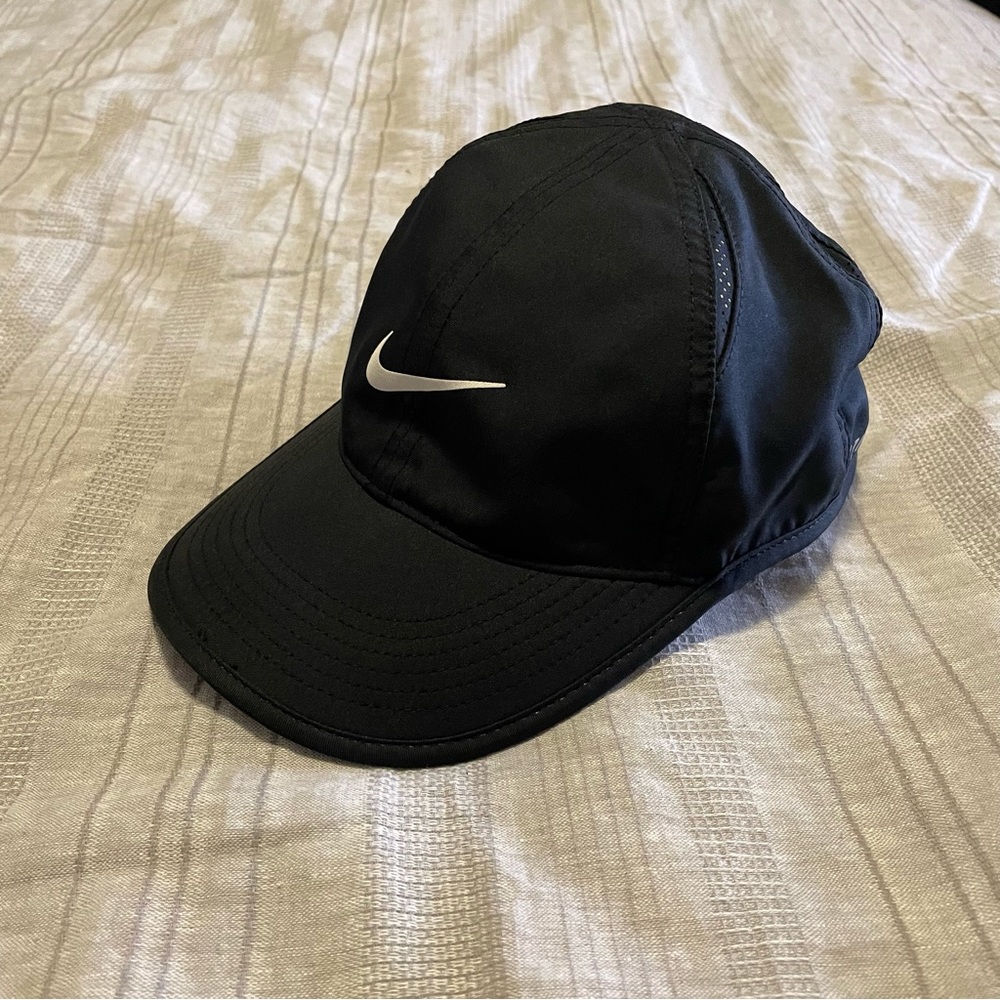Nike Featherlight Adjustable Hat